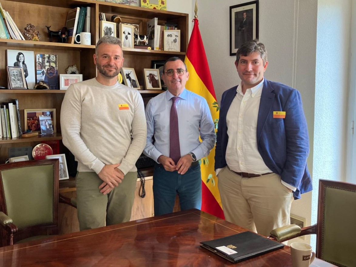 La RFEC y el MAPA abordan la situacion de los distintos reglamentos europeos de bienestar animal